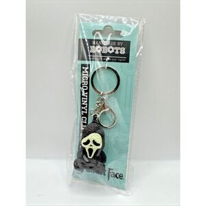 Handmade‎ by Robots Ghost Face Micro Vinyl Clip Charm Keychain Glow in Dark 2024